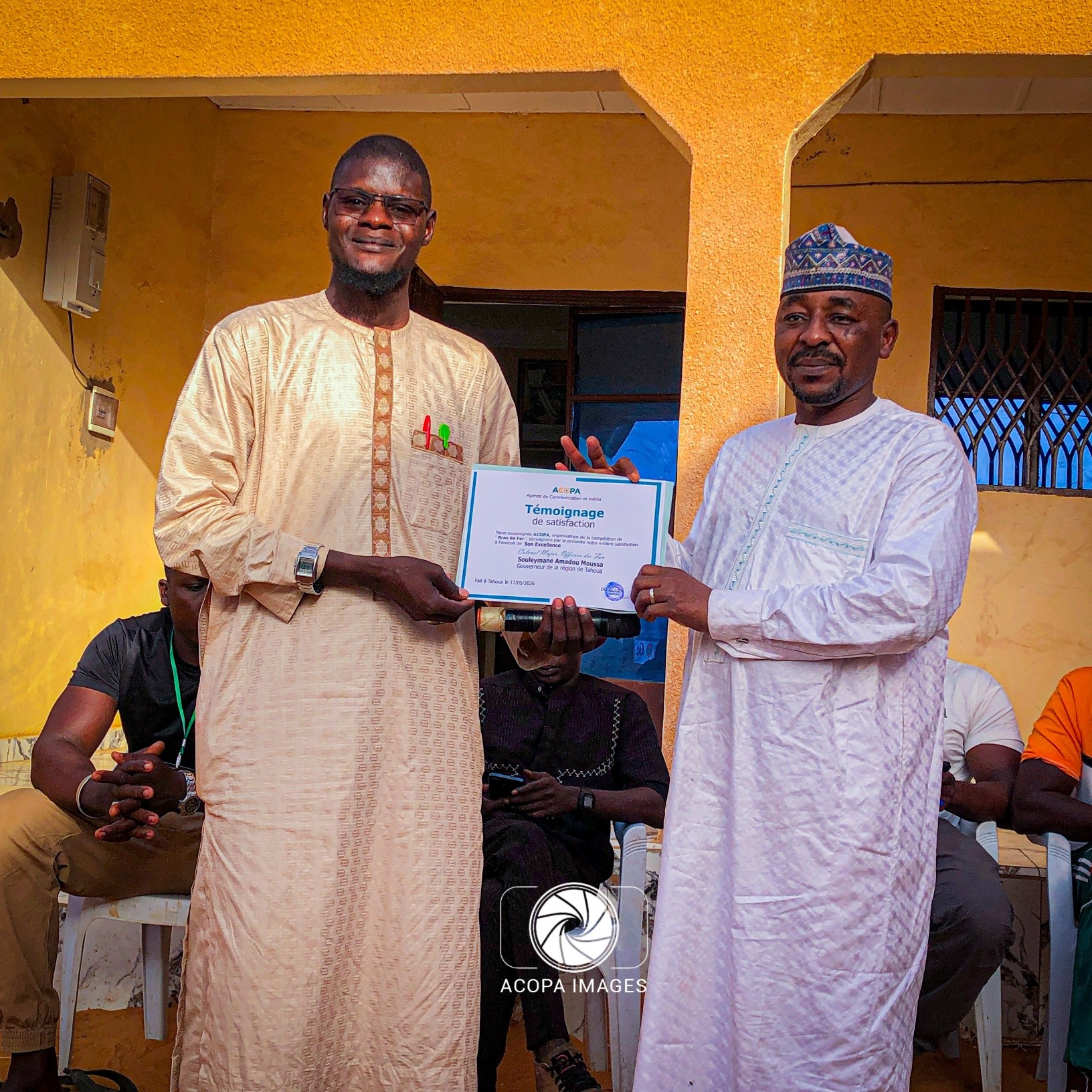 Niger/Tahoua/Distinction : Le Gouverneur de la Région honoré par un témoignage de satisfaction d’ACOPA.
